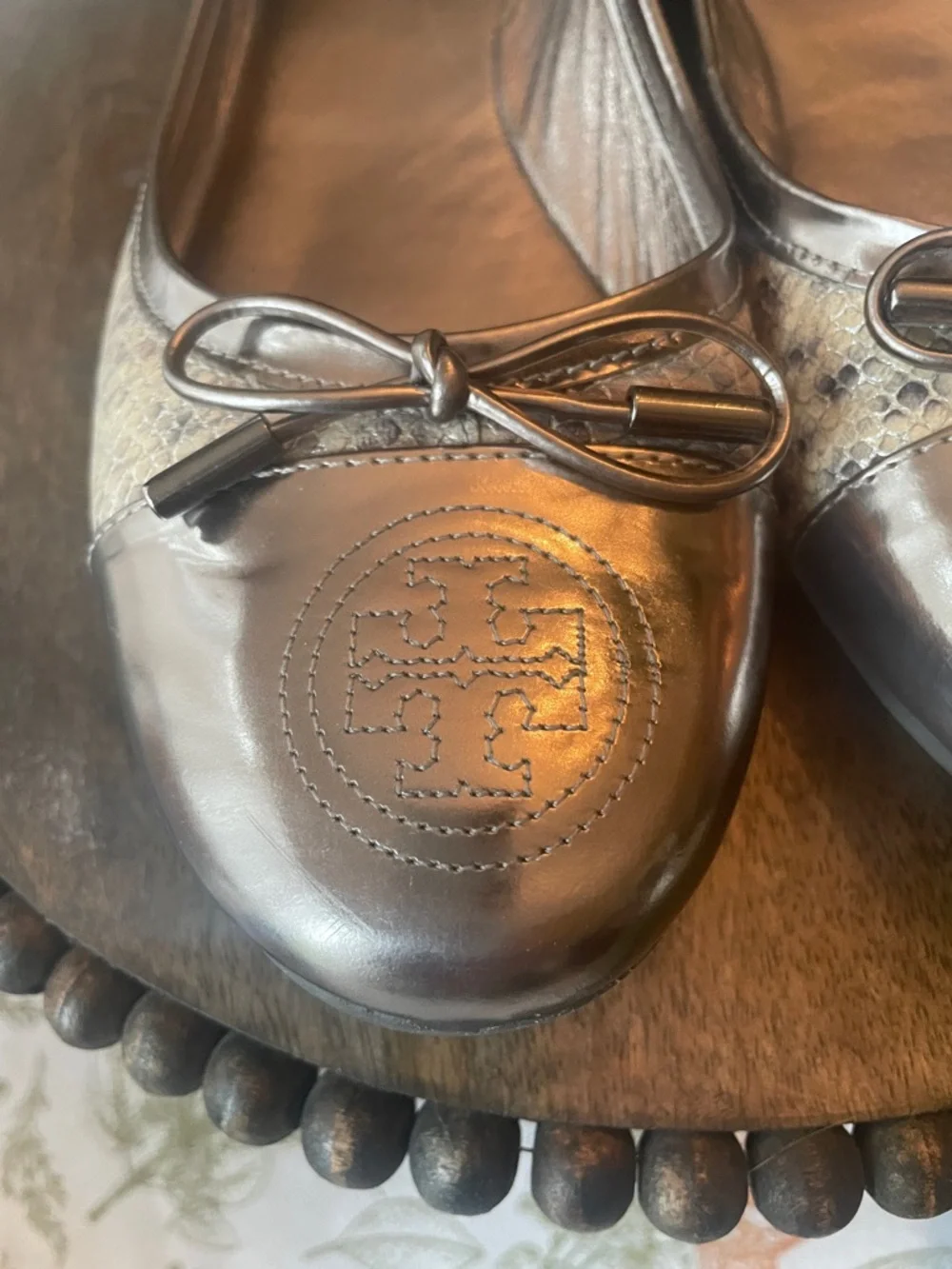 Tory Burch Verbena Silver Metallic and Snakeskin Logo Ballet Flats Size 9.5